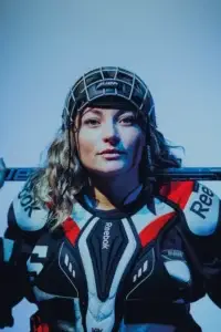 Depuis plus de dix ans, Solène Tossut s’applique à améliorer les capacités physiques des sportifs afin d’optimiser leurs performances et réduire le risque de blessure. En plus de ses connaissances en anatomie, physiologie et biomécanique, elle est douée d’un grand sens de l’observation et d’un goût délicieux pour la relation humaine.